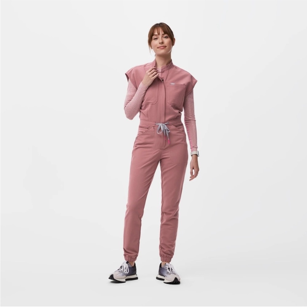 FIGS Jumpsuit ⭐️Sold out color⭐️ - Picture 2 of 3